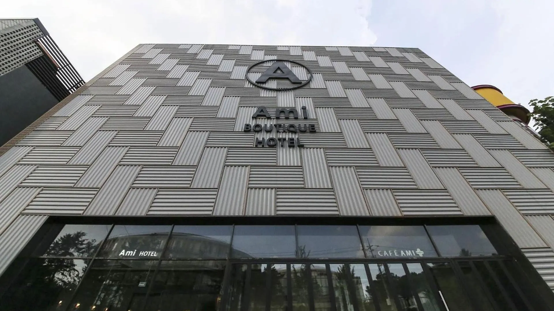 Ami Boutique Hotel, Yongin contacts